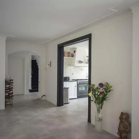 Pops Family Villa